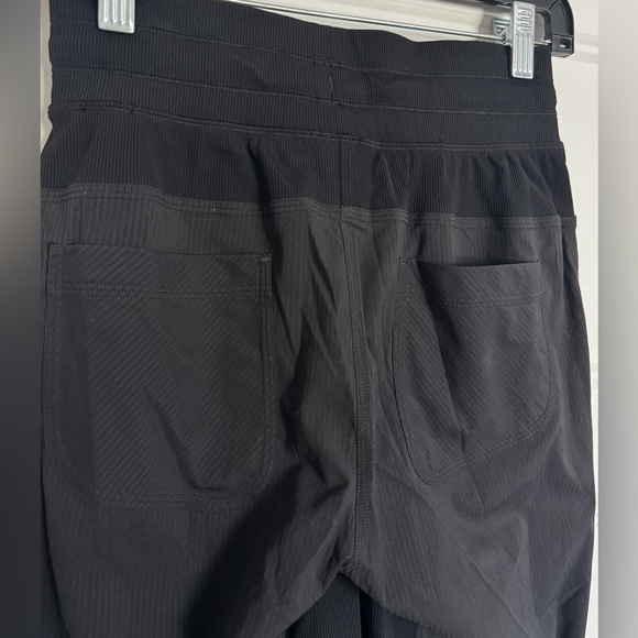 lululemon athletica - Street To Studio Pant II Black - Water-repellent - Size 2 - Picture 9 of 14